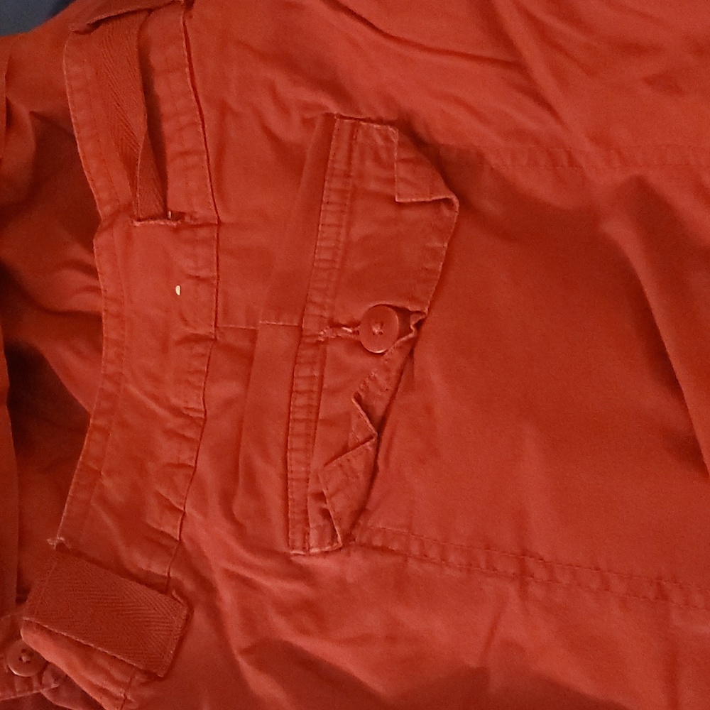 Red capris - Picture 7 of 10